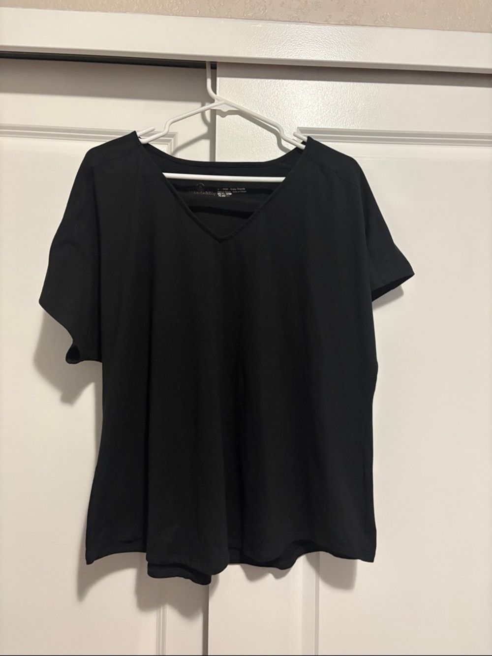 XL Tranquility by Colorado Clothing Black V-Neck Short Sleeve Top